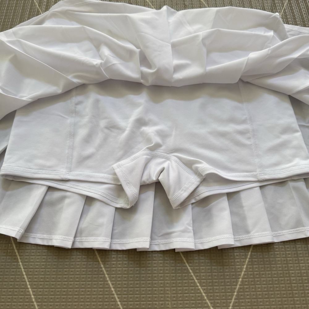 ALO Yoga Varsity Tennis Skirt White M Lined Pickleball Golf - Picture 4 of 9